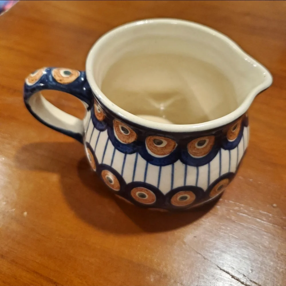 Williams sonoma pitcher creamer